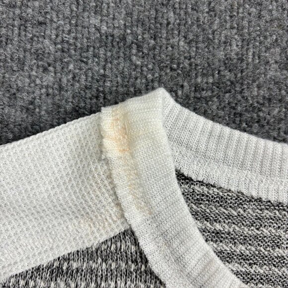 BKE Sweater Women's Large Gray White Stripe Colorblock 3/4 Sleeve Knit Pullover - Picture 7 of 9